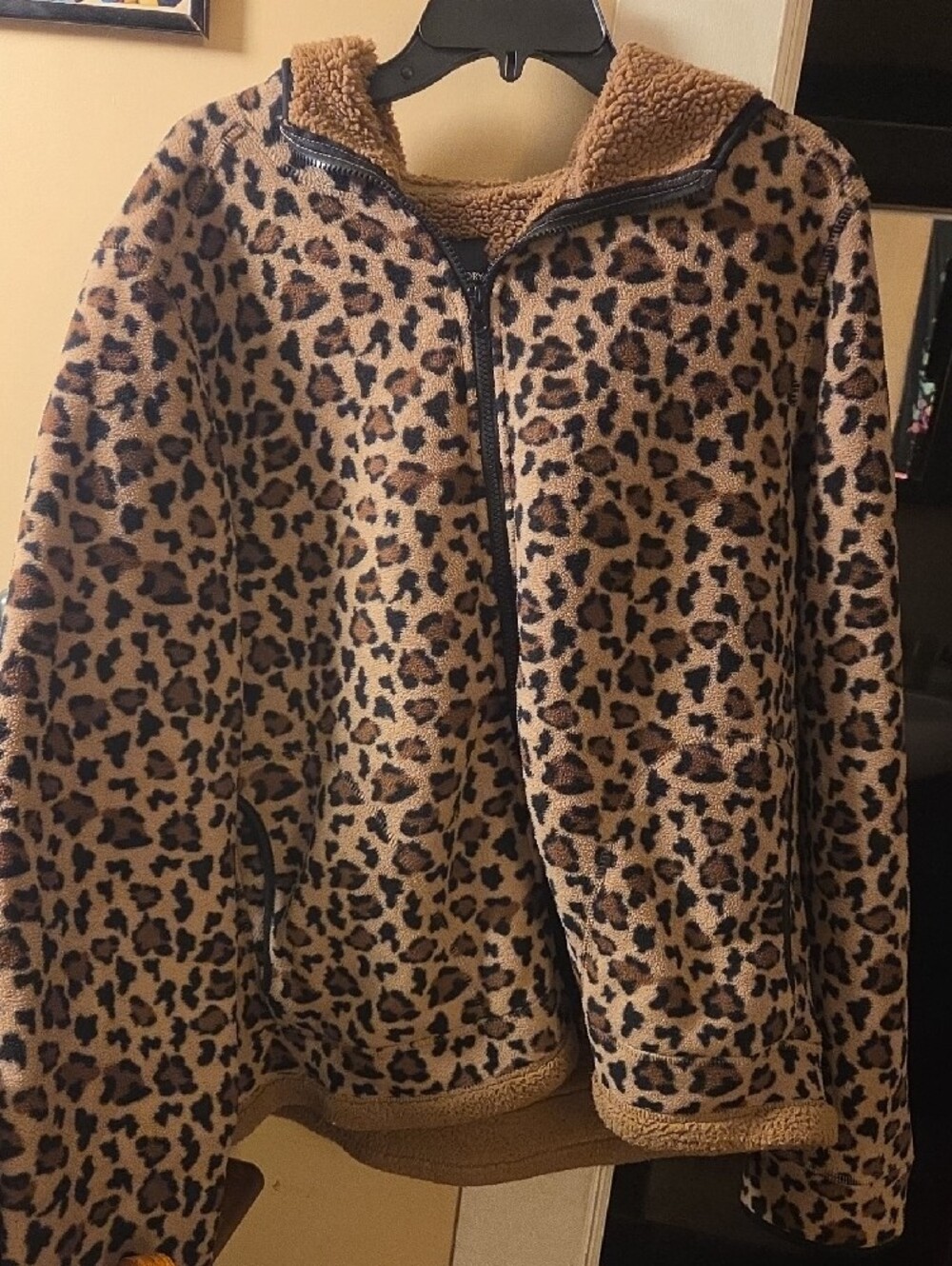 Faded Glory Women's Fleece Jacket in Brown Leopard